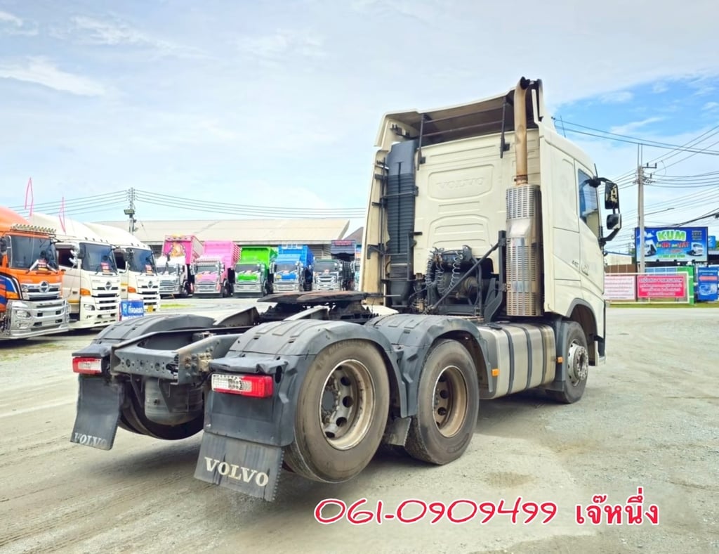 สิบล้อหัวลาก Volvo FH 440 แรงม้า ปี 2561 (4395) สิบล้อหัวลาก Volvo FH 440 แรงม้า ปี 2561 (4395)