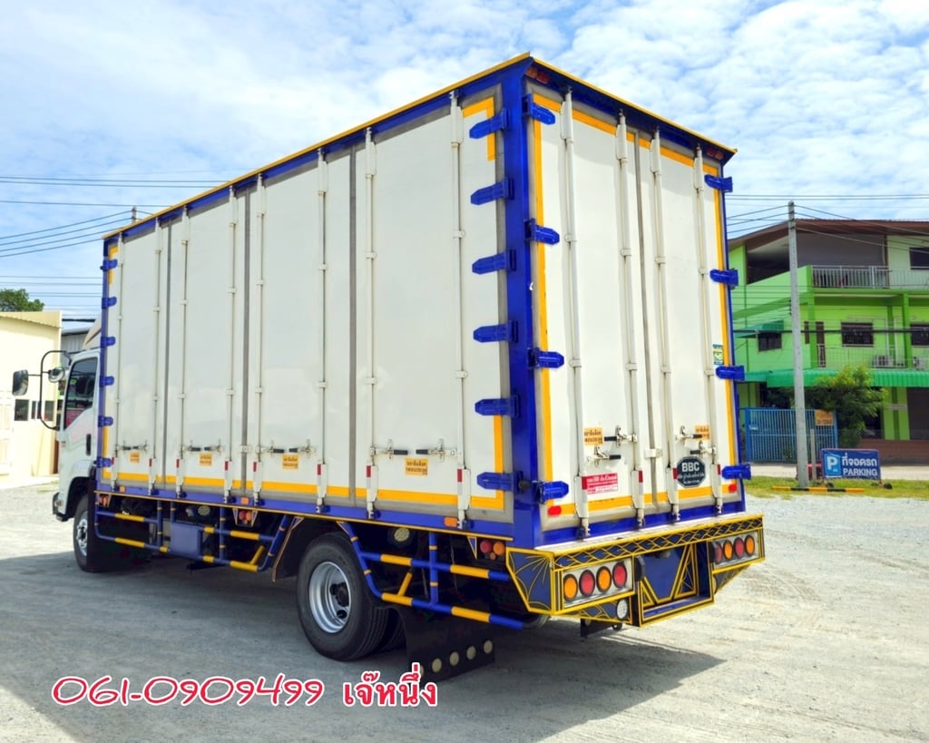 หกล้อตู้สิบบาน 5.5 เมตร Isuzu Frr 210 แรงม้า ปี 2565 (3306)