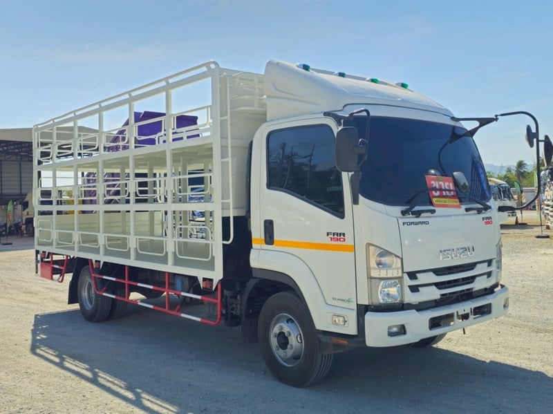 หกล้อบรรทุกน้ำดื่ม  ISUZU FRR 190 แรง ปี 64 (4513)