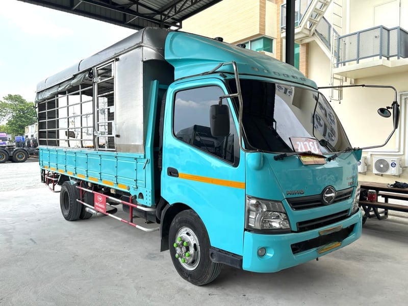 ใครหาอยู่ห้ามพลาด‼️  หกล้อโดยสาร HINO XZU  150 แรงม้า ปี 61 (2872)