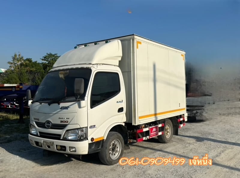สี่ล้อตู้ Hino 136 แรง ปี 2563 Sาคา 690,000 บาท