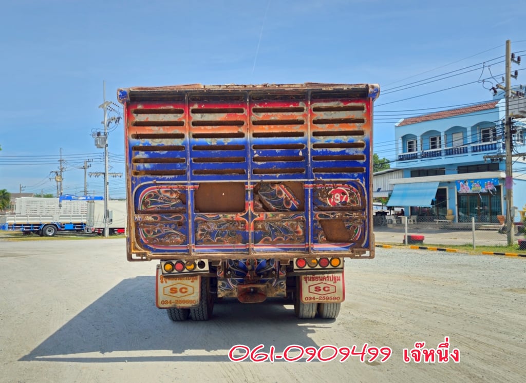 สิบล้อดั้มพ์ Hino Victor 344 แรงม้า ปี 60 (7825) สิบล้อดั้มพ์ Hino Victor 344 แรงม้า ปี 60 (7825)