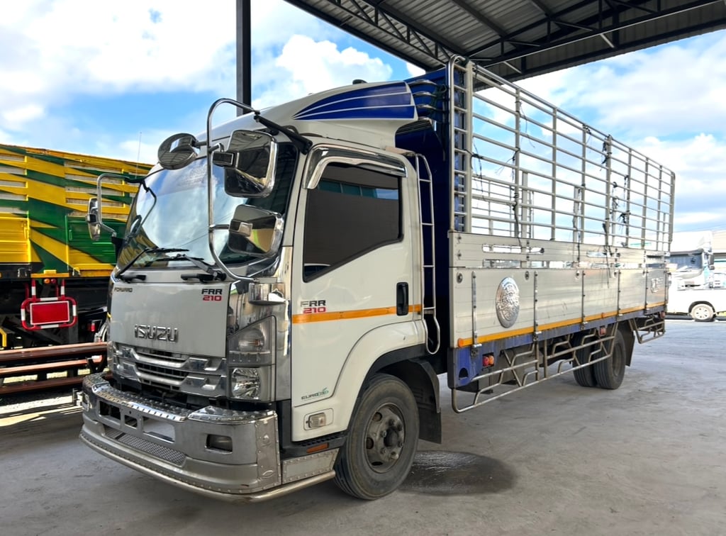 หกล้อคอก Isuzu Frr 210 แรงม้า ปี 2565 (9202) หกล้อคอก Isuzu Frr 210 แรงม้า ปี 2565 (9202)