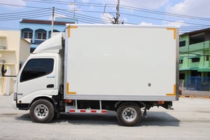 สี่ล้อตู้เย็น ISUZU NLR 130 แรงม้า ปี 66 (8088)