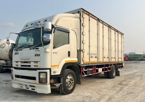 หกล้อสิบบาน ISUZU FTR 240 แรงม้า ปี 2557 (9785)