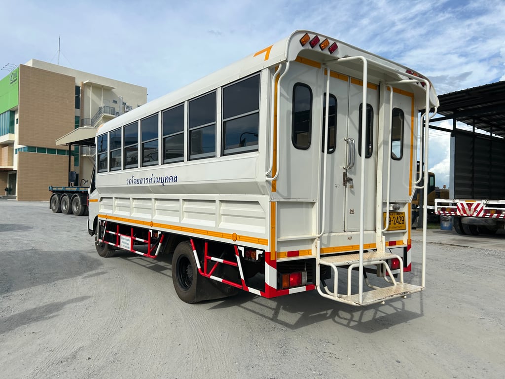หกล้อโดยสาร Hino Xzu  150 แรง ปี 2566  (2429)