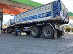 สิบล้อดั้มพ์ HINO FM1A 344 แรง ปี 66 + หางดั้มพ์ สามเพลา อู่ไทยมาวินกู๊ดทรัค ปี 66 (5147 5148) สิบล้อดั้มพ์ HINO FM1A 344 แรง ปี 66 + หางดั้มพ์ สามเพลา อู่ไทยมาวินกู๊ดทรัค ปี 66 (5147 5148)