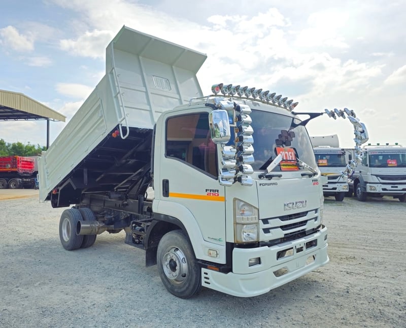 👉หกล้อดั้มพ์ isuzu Frr 210 แรงม้า ปี 2564 (3221) ✔️เก็บงานกระบะใหม่  ✔️ไมล์ 117,xxx km. ✔️ไม่มีชนหนัก ✔️ป้ายแดงมือเดียว  Sาคา 980,000 บาn ➖➖➖➖➖➖➖➖ 📞สนใจโทร. 061-0909499 เจ๊หนึ่ง ** ขอเน้นโทรนะคะ ** . #รถบรรทุกมือสอง #หกล้อดั้มพ์ #isuzu #210แรงม้า 