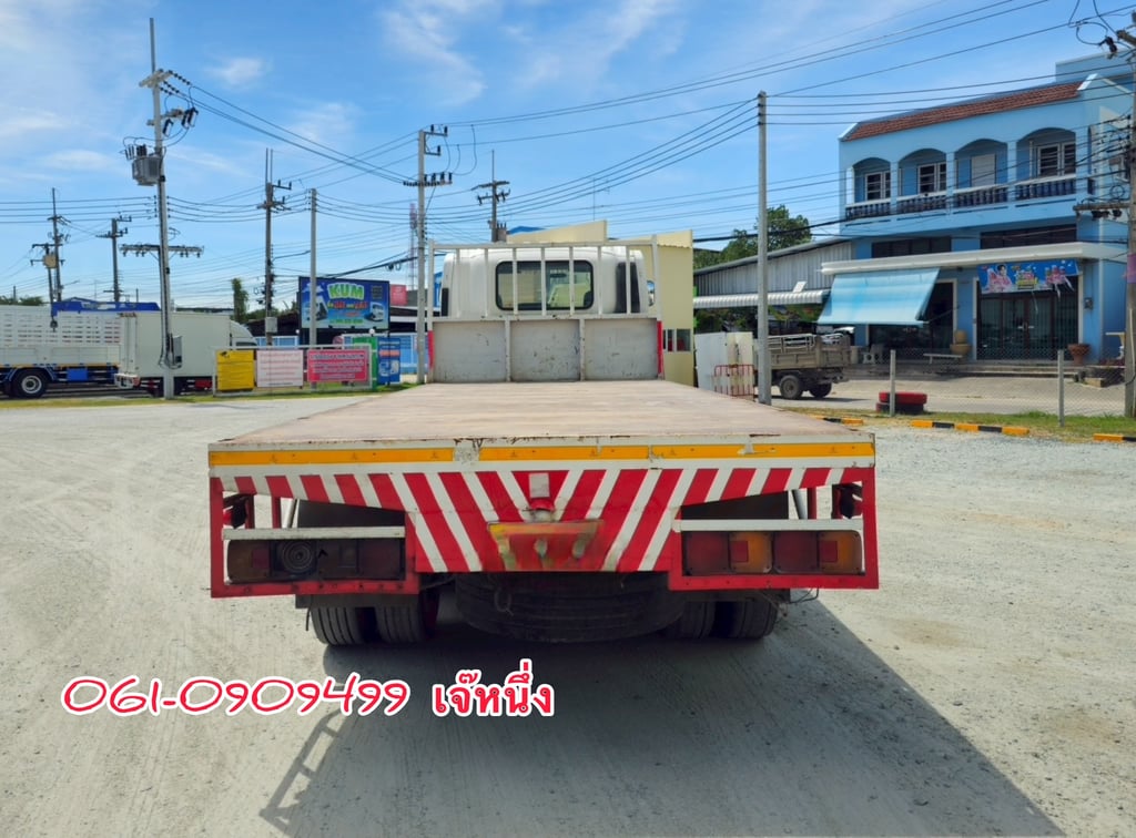 สิบล้อพื้นเรียบเพลาเดียว Isuzu Fvm 240 แรงม้า ปี 2555 (5844) สิบล้อพื้นเรียบเพลาเดียว Isuzu Fvm 240 แรงม้า ปี 2555 (5844)