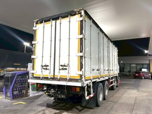 💥ด่วน Vายตัดราคาพิเศษ ‼️ ** เพียง 920,000 บาn**  สิบสองล้อแท้ตู้สิบบานสองเพลา  HINO GY2P 380 แรงม้า ปี 52 (7998)