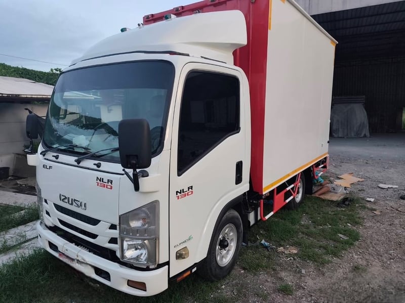 👉สี่ล้อตู้ทึบ ISUZU NLR  130 แรงม้า ปี 2565 (3710)