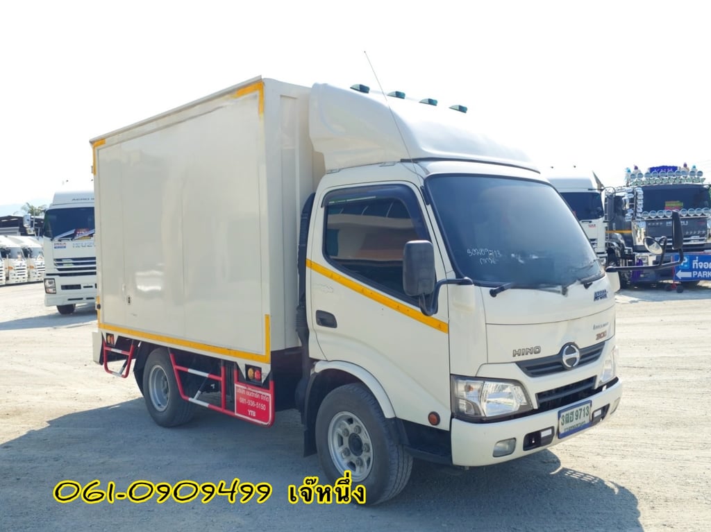 สี่ล้อตู้ทึบ Hino XZU  136 แรงม้า ปี 2567 (9713)