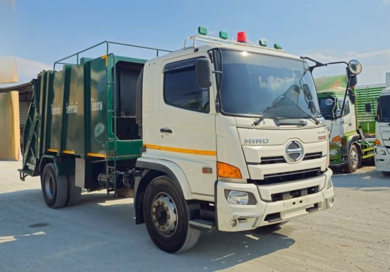 👉หกล้อบรรทุกขยะ HINO FG8J  240 แรง ปี 2566 (4084)