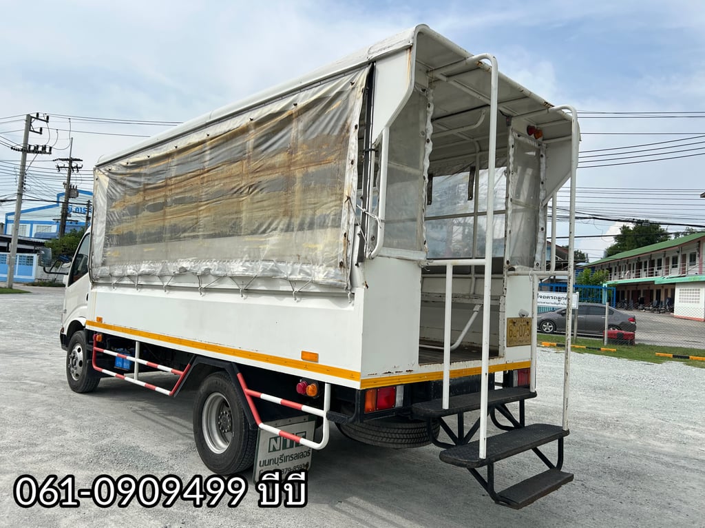 หกล้อโดยสาร Hino XZU 150 แรงม้า ปี 2557 (0756) หกล้อโดยสาร Hino XZU 150 แรงม้า ปี 2557 (0756)