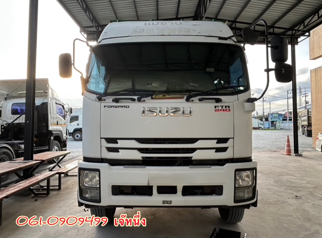 สิบล้อตู้สิบบาน Isuzu Ftr 240 แรงม้า ปี 2562 (8315)