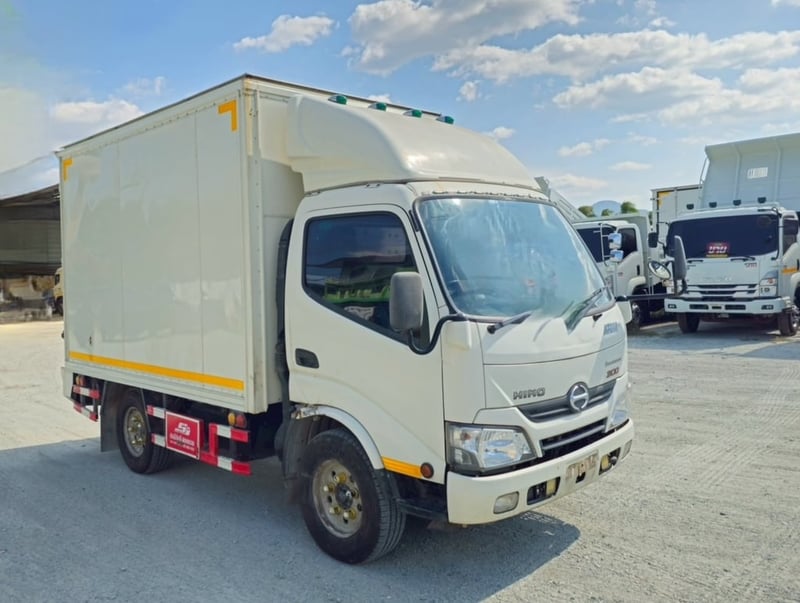สี่ล้อตู้ทึบ HINO XZU 136 แรงม้า ปี 2565 (8111)