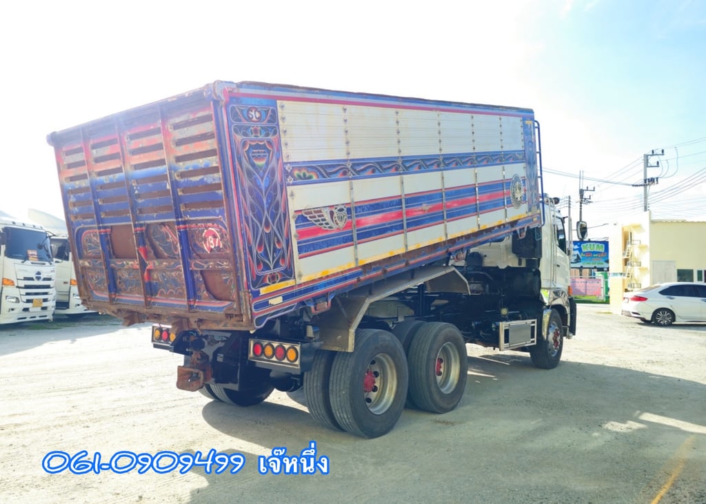 สิบล้อดั้มพ์ Hino Victor 344 แรงม้า ปี 60 (7825) สิบล้อดั้มพ์ Hino Victor 344 แรงม้า ปี 60 (7825)