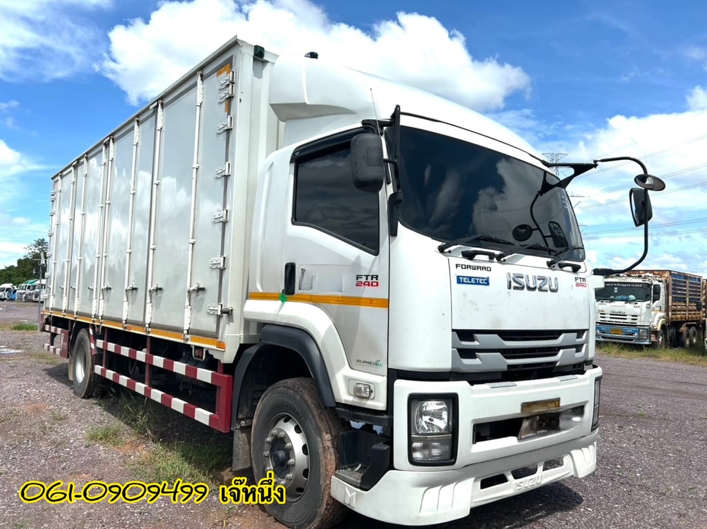 หกล้อตู้สิบบาน ISUZU FTR 240 แรงม้า ปี 2567 (1385) หกล้อตู้สิบบาน ISUZU FTR 240 แรงม้า ปี 2567 (1385)