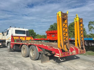 สิบล้อพื้นเรียบมีสะพาน Fuso Fv 380 แรงม้า ปี 58 (4930) สิบล้อพื้นเรียบมีสะพาน Fuso Fv 380 แรงม้า ปี 58 (4930)