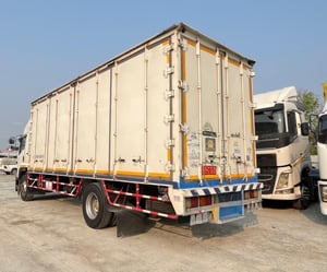 หกล้อสิบบาน ISUZU FTR 240 แรงม้า ปี 2557 (9785)