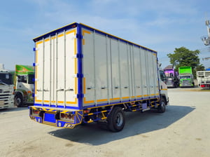 หกล้อตู้ทึบ ISUZU FRR 210 แรงม้า ปี 2566 (8215)
