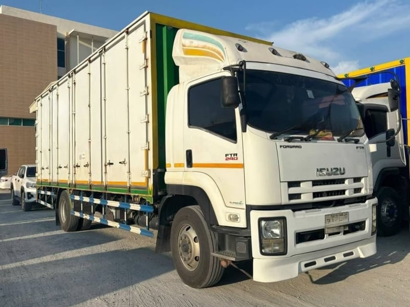 หกล้อสิบบาน ISUZU FTR 240 แรงม้า ปี 2559 (3447) ✔️มีลิฟต์ท้าย