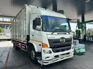 🔥 ขายตัด! ใครช้าคือพลาด ☎️โทรเลยตอนนี้ 061-0909499 หกล้อตู้สิบบาน HINO FG8J 240 แรงม้า ปี 60 (7915) 🔥 ขายตัด! ใครช้าคือพลาด ☎️โทรเลยตอนนี้ 061-0909499 หกล้อตู้สิบบาน HINO FG8J 240 แรงม้า ปี 60 (7915)