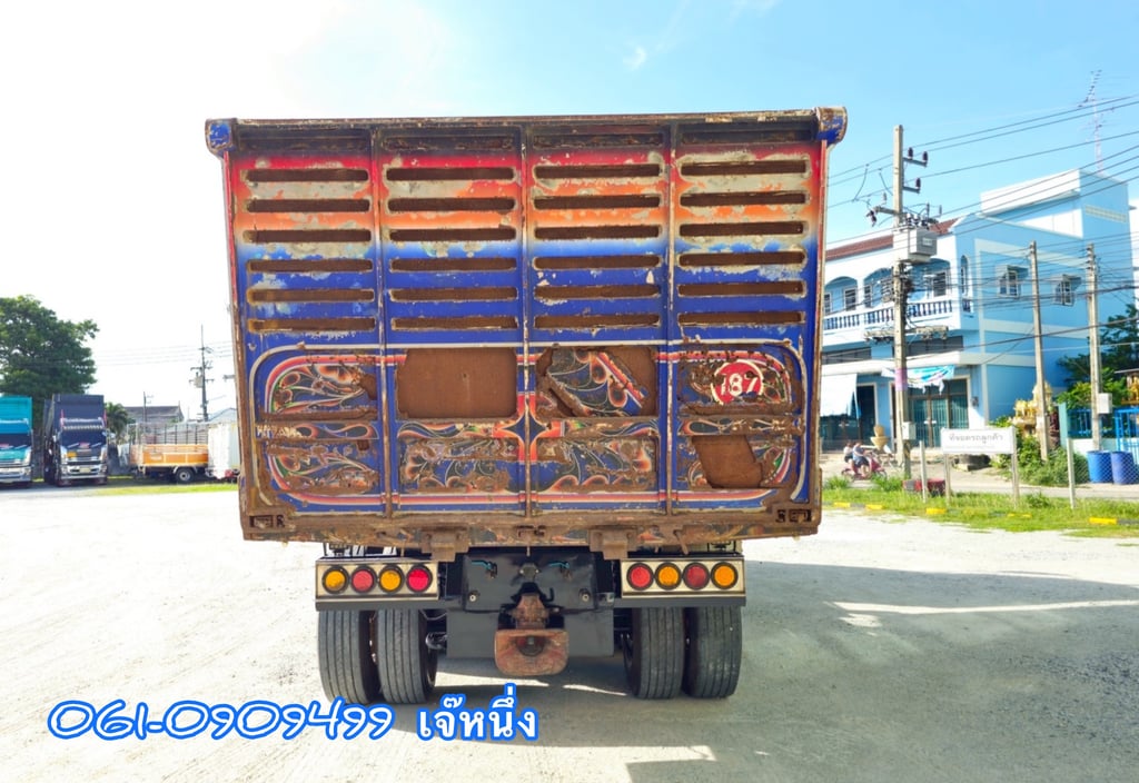 สิบล้อดั้มพ์ Hino Victor 344 แรงม้า ปี 60 (7825) สิบล้อดั้มพ์ Hino Victor 344 แรงม้า ปี 60 (7825)
