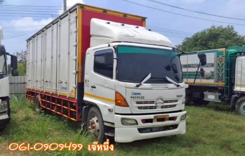 หกล้อตู้สิบบาน HINO FG8J  212 แรงม้า ปี 2556 (0988)