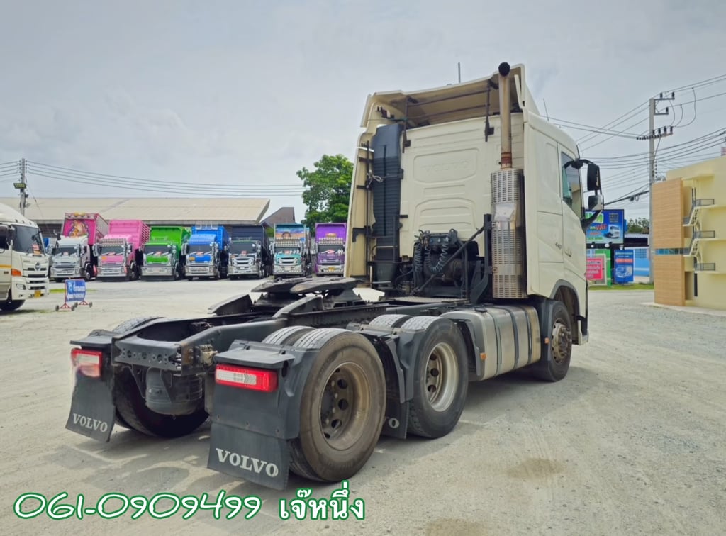 สิบล้อหัวลาก Volvo FH 440 แรงม้า ปี 2561 (4393) สิบล้อหัวลาก Volvo FH 440 แรงม้า ปี 2561 (4393)