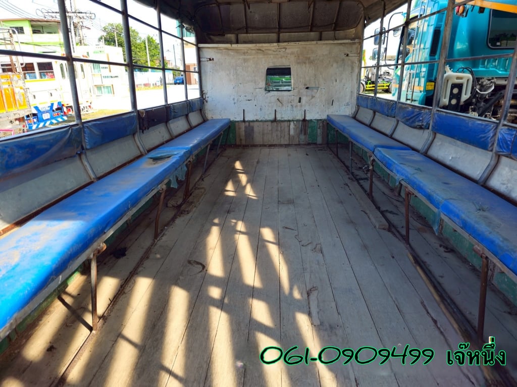 หกล้อโดยสาร ISUZU NPR 150 แรงม้า ปี 2554 (6452)