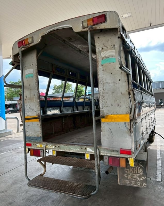 👉หกล้อโดยสาร ISUZU NMR 130 แรงม้า ปี 57 (4930) 👉หกล้อโดยสาร ISUZU NMR 130 แรงม้า ปี 57 (4930)