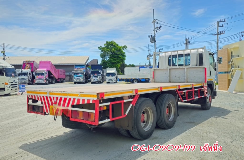 สิบล้อพื้นเรียบเพลาเดียว Isuzu Fvm 240 แรงม้า ปี 2555 (5844) สิบล้อพื้นเรียบเพลาเดียว Isuzu Fvm 240 แรงม้า ปี 2555 (5844)