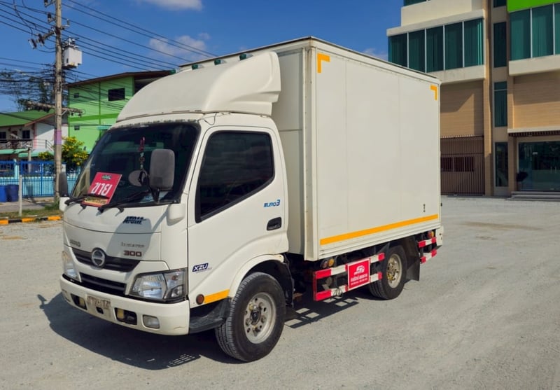 สี่ล้อตู้ทึบ HINO XZU 136 แรงม้า ปี 2565 (8111)