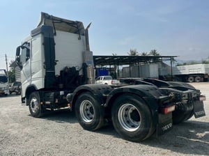 สิบล้อหัวลากสองเพลา Volvo FH 440 แรงม้า ปี 58 (8454) สิบล้อหัวลากสองเพลา Volvo FH 440 แรงม้า ปี 58 (8454)