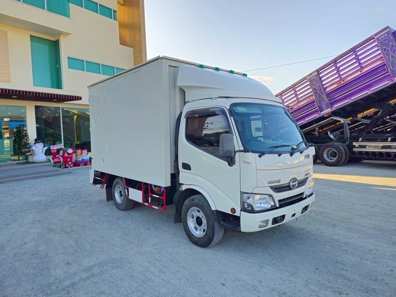 🔥 ขายตัด! ใครช้าคือพลาด ☎️สนใจโทร. 061-0909499   สี่ล้อตู้ทึบ HINO XZU 136 แรงม้า ปี 2565 (6121)