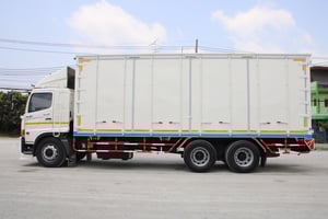 สิบล้อตู้สิบบาน HINO FL8J  260 แรงม้า ปี 2561 (2717)