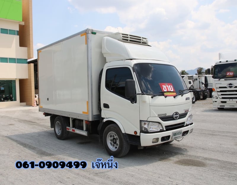 สี่ล้อตู้เย็น ISUZU NLR 130 แรงม้า ปี 66 (8088)