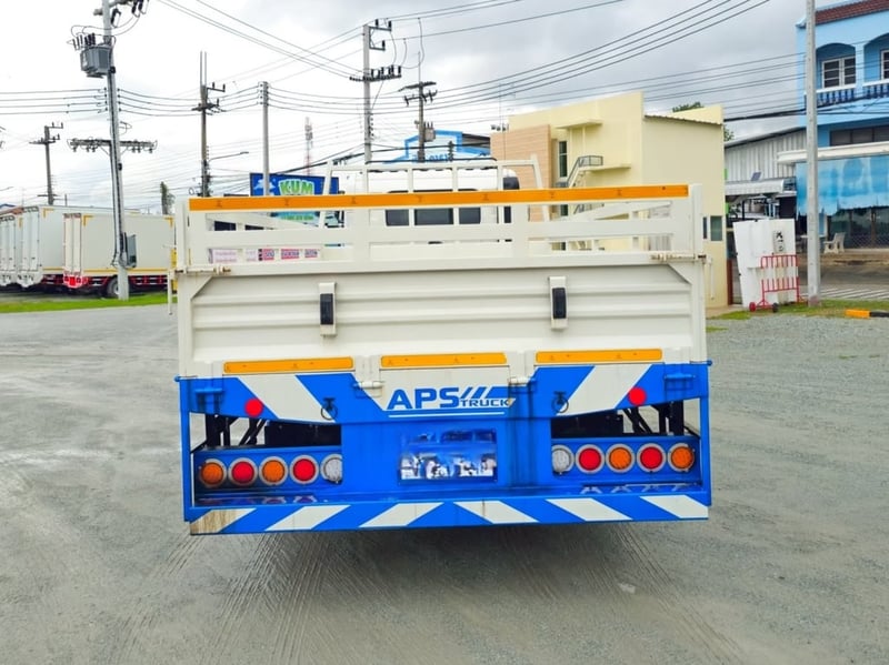 หกล้อกระบะเว้นช่องติดเครน Hino FC9J 175 แรงม้า ปี 2567 (3859)