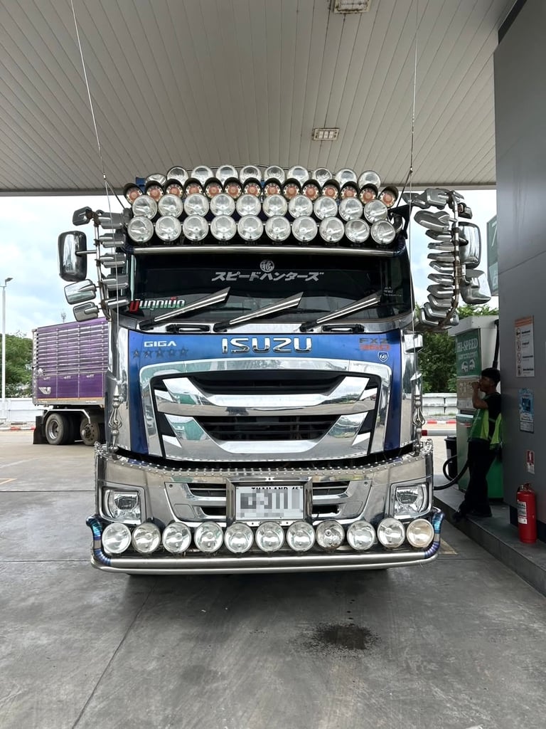 ISUZU FXZ 360แรงม้า รถบรรทุก 10ล้อ พ่วงแม่ลูก ปี2023 เลขไมล์น้อยกว่า 500,000 กม.