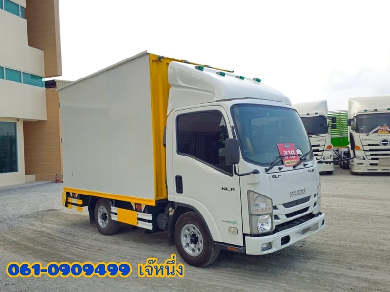 สี่ล้อตู้ทึบ ISUZU NLR  130 แรงม้า ปี 2564 (1635)