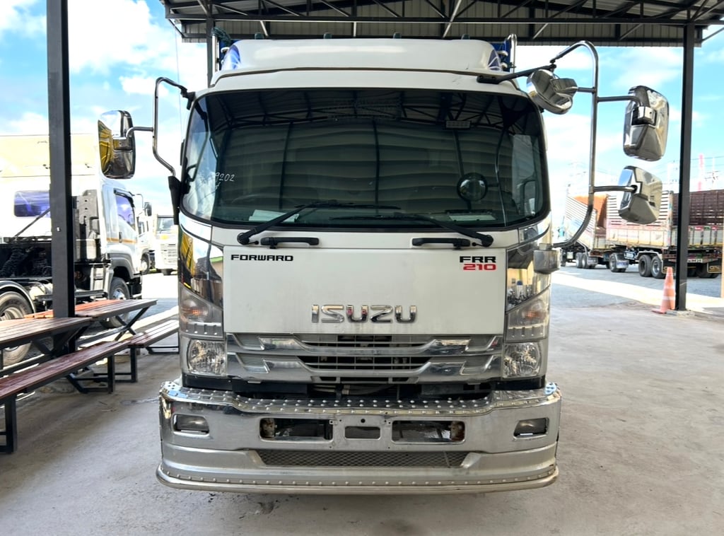 หกล้อคอก Isuzu Frr 210 แรงม้า ปี 2565 (9202) หกล้อคอก Isuzu Frr 210 แรงม้า ปี 2565 (9202)