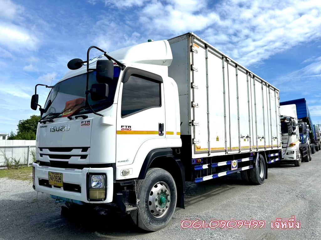 หกล้อตู้สิบบาน Isuzu Ftr 240 แรงม้า ปี 2562 (0628)