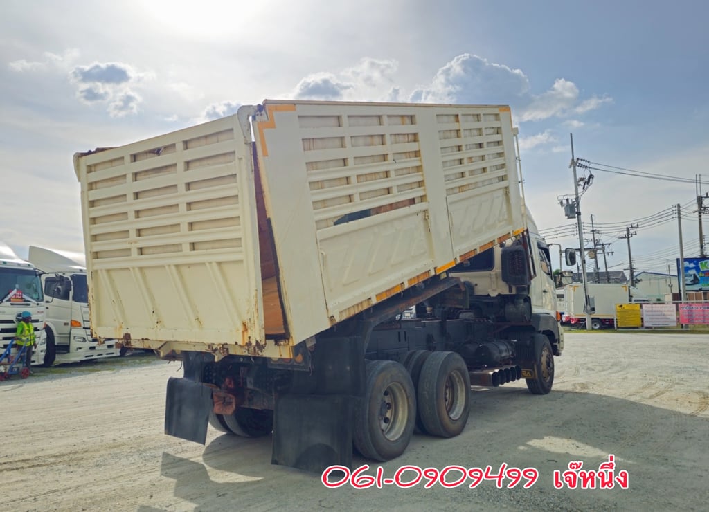 สิบล้อดั้มพ์เดี่ยว Hino Victor 344 แรงม้า ปี 2559 (3775) สิบล้อดั้มพ์เดี่ยว Hino Victor 344 แรงม้า ปี 2559 (3775)