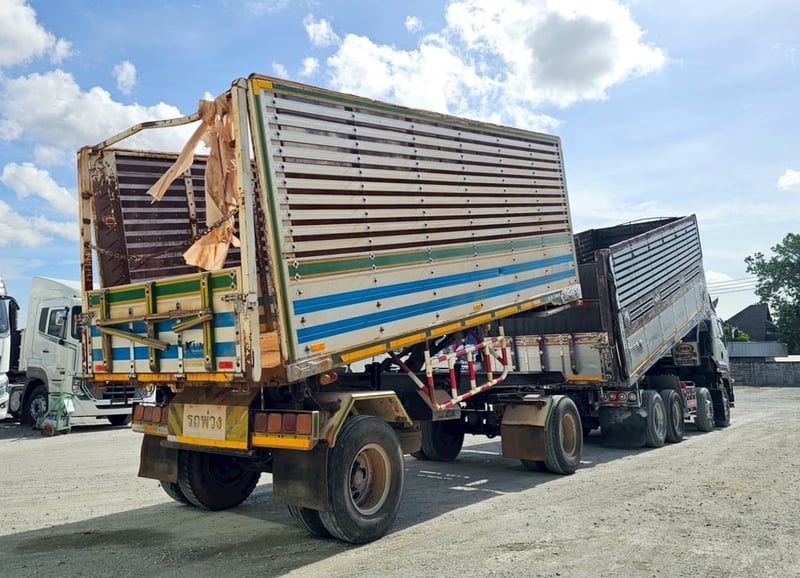 🔥 ขายตัด! ใครช้าคือพลาด ☎️สนใจโทร. 061-0909499  >> 12 ล้อดั้มพ์เกษตร ISUZU FYH 360 แรงม้า ปี 2555 (0856)