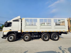12 ล้อกระบะคอก VOLVO FM 440 แรงม้า ปี 2556 (2894) ✔️เก็บงานกระบะสวยแล้ว Sาคา 620,000 บาท   #จัดไฟแนนซ์ได้ #เงินสดรวมVatแล้ว  ➖➖➖➖➖➖➖➖ 📞สนใจโทร. 061-0909499 เจ๊หนึ่ง ** ขอเน้นโทรนะคะ **  . #รถบรรทุกมือสอง #รถบรรทุก #สิบสองล้อคอก #VOLVO #FM #440แรงม้า