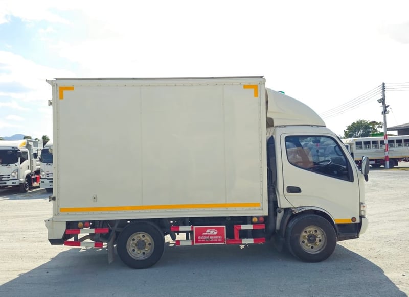 👉สี่ล้อตู้ทึบ HINO XZU 136 แรงม้า ปี 2565 (8111)