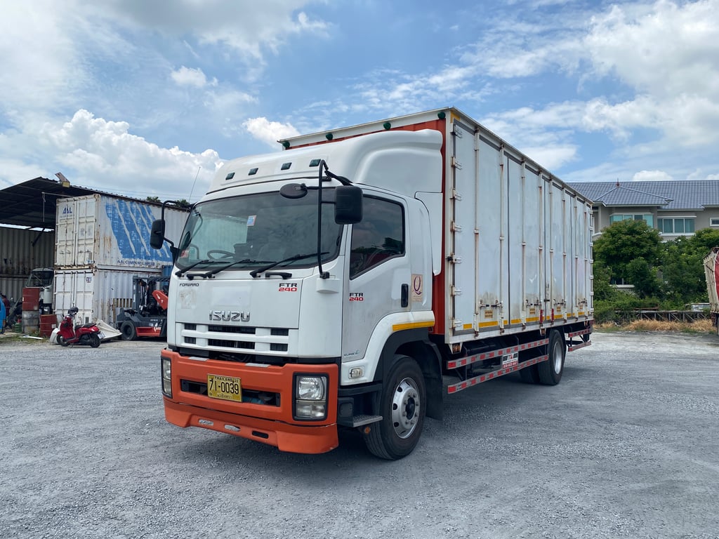 ISUZU FTR240 ปี59 ไมล์น้อยรถสวยพร้อมใช้งาน เจ้าของขายเอง ISUZU FTR240 ปี59 ไมล์น้อยรถสวยพร้อมใช้งาน เจ้าของขายเอง