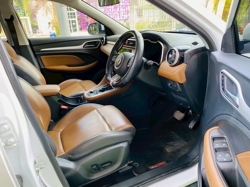 #MG ZS 1.5V SUNROOF i-Smart ปี 2025 เกียร์ออโต้