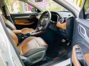 MG ZS 1.5V SUNROOF i-Smart ปี 2025 MG ZS 1.5V SUNROOF i-Smart ปี 2025